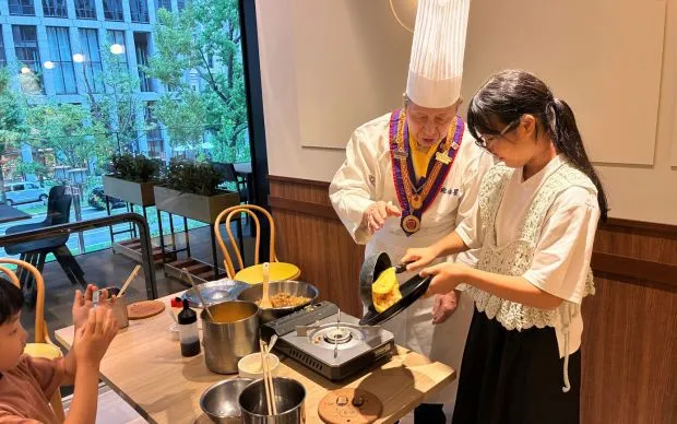 熟練シェフ直伝！名店でオムライス作り体験
