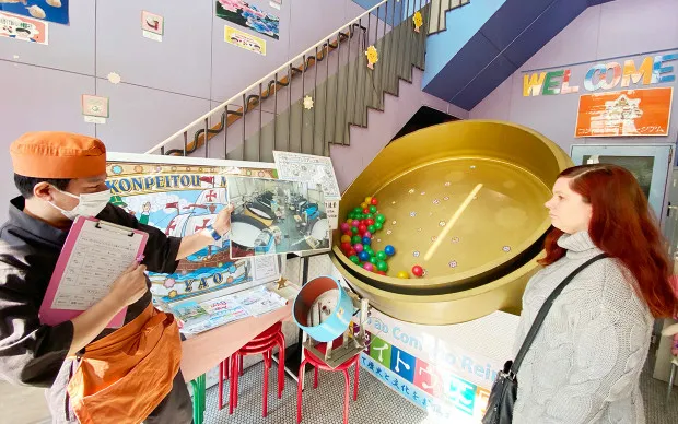 在专属的小釜锅中制作独自口味的金平糖