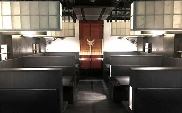 게이 가이드가 동행!프라이빗 나이트 투어 <마츠자카규 디너>