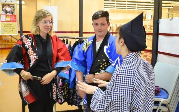 大阪で希少！訪日外国人向け体験プラン「お寿司作り体験」