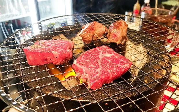 深入大阪夜生活的饮食体验	