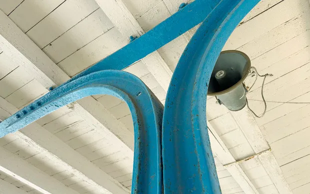 驾驶真实的复古电车。包下整辆电车的驾驶体验！