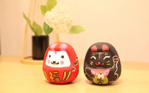 Osaka, Matsuyamachi: Hassle-free way to enjoy Daruma painting and Japanese culture through calligraphy