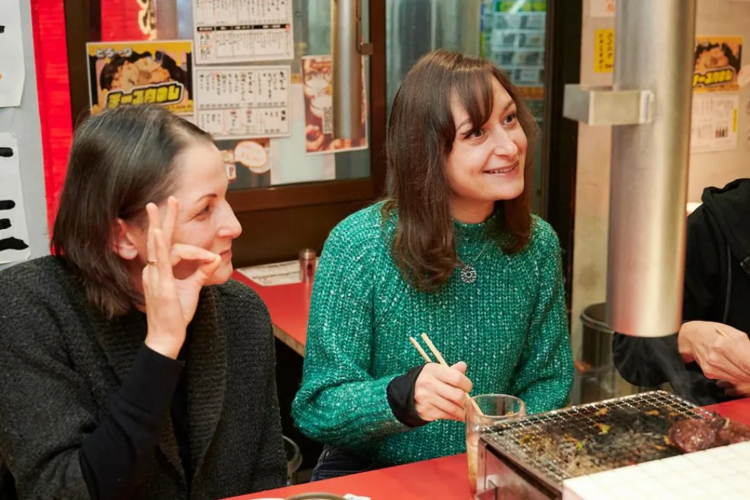 在色彩缤纷的壁画街道「十三」，和当地居民交流的超隐密酒吧巡游之旅#2