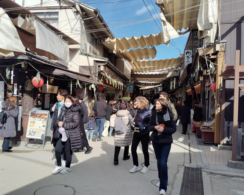 Itsukushima Shrine: Guided Tour with a Local#3