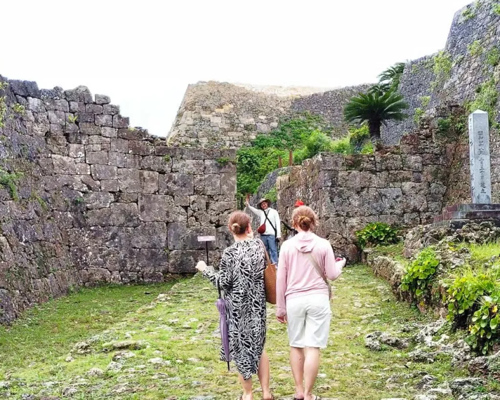 Okinawa: Nakagusuku Castle Views and Legends Tour (1.5h)#1
