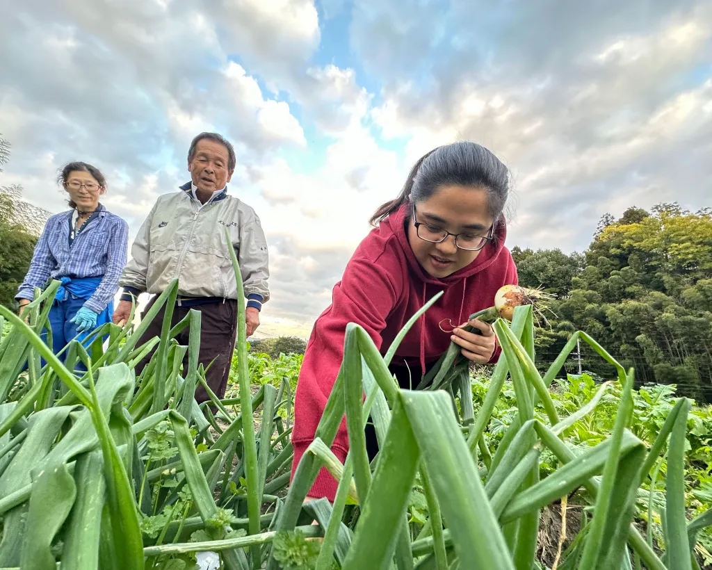 於枚方的山林間！採收時令蔬菜與品嚐當地的蔬菜健康午餐、使用喜歡的香草製作香皂與選擇花材製作原創的花藝瓶#2