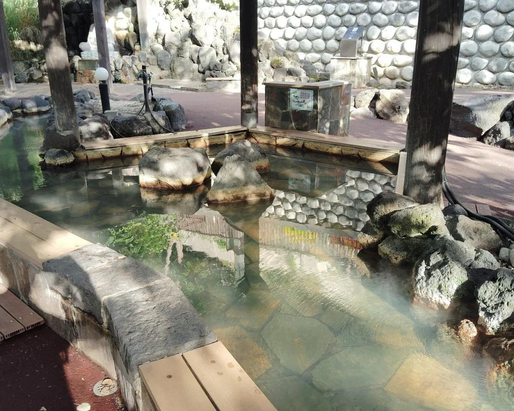 Sapporo: Jozankei Onsen Walk with Temple & Cave Visit#3