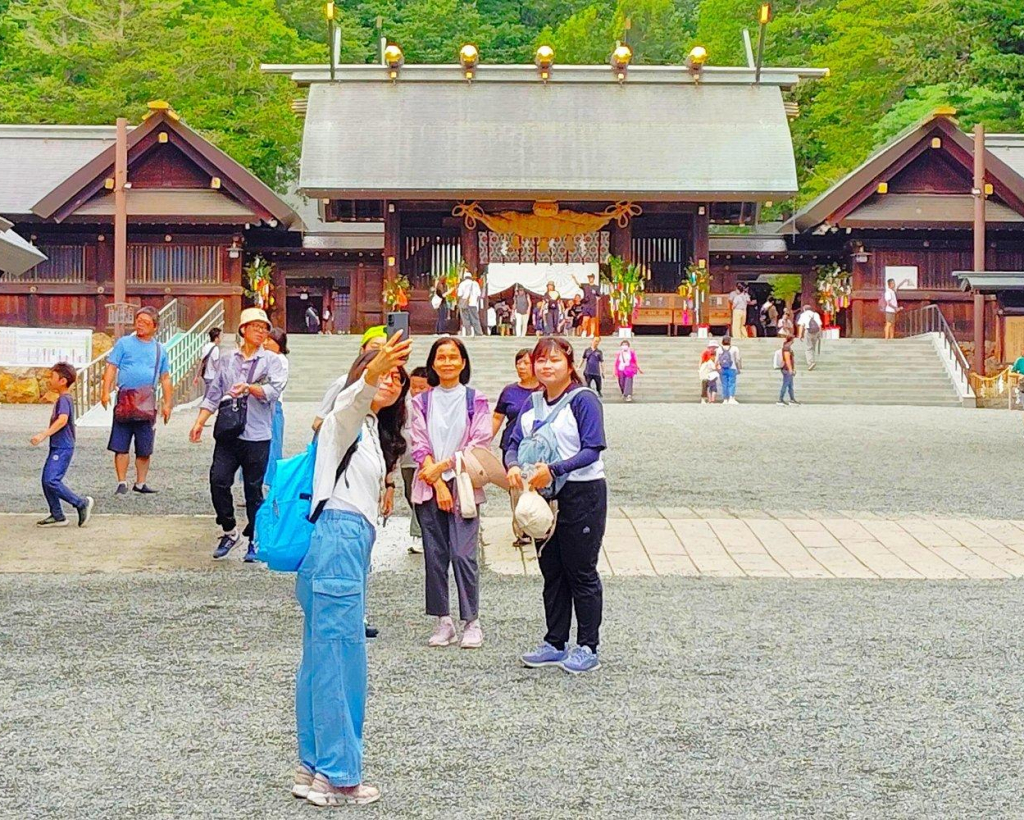 Sapporo: Hokkaido Shrine Tour with Rituals, History & Sweets#1