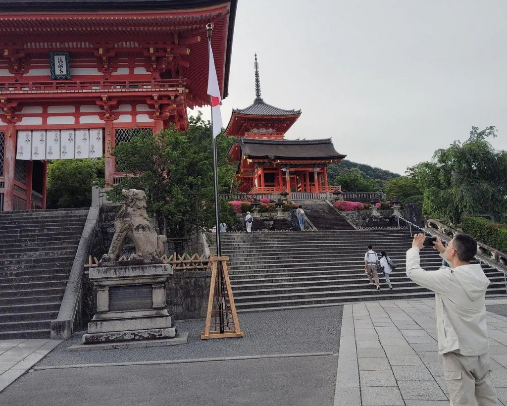 Kyoto: Sunrise Serenity at the Sacred Kiyomizu-dera Temple#3