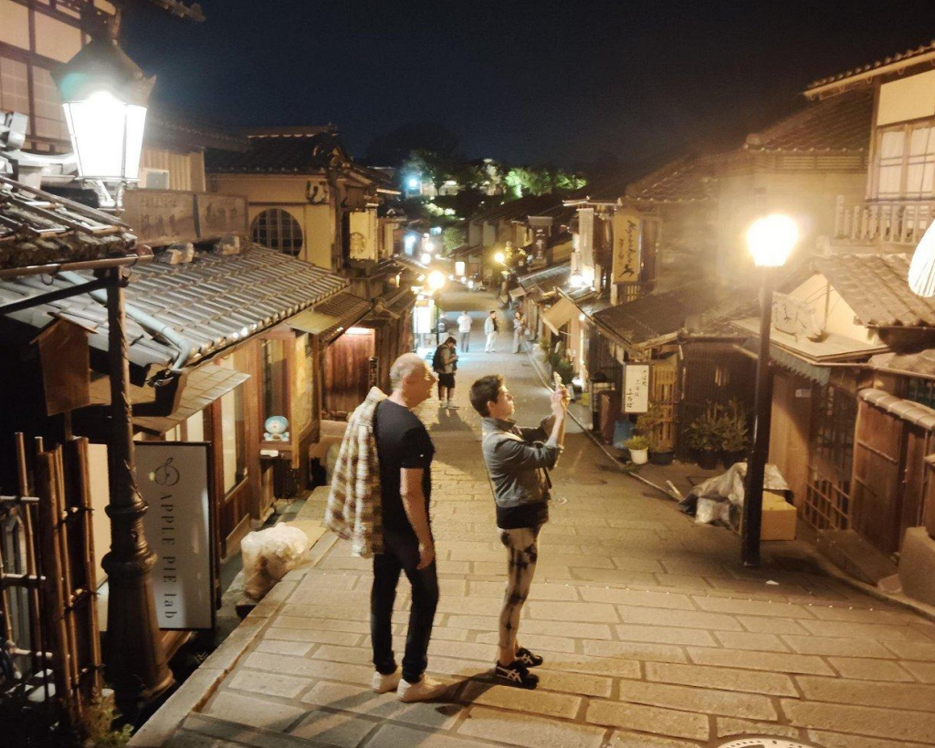 Kyoto: Night Stroll Through the Enchanting Gion District#3