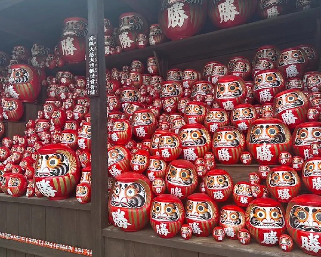 Osaka: Katsuo-ji Temple with Hundreds of Daruma Figures#3