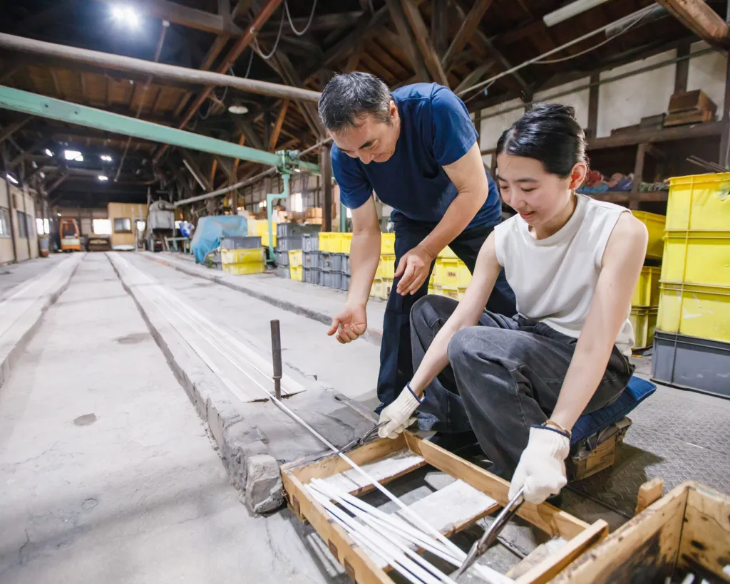 大阪：參觀老字號玻璃工坊與製作玻璃珠項鍊＆神社祈禱體驗#4