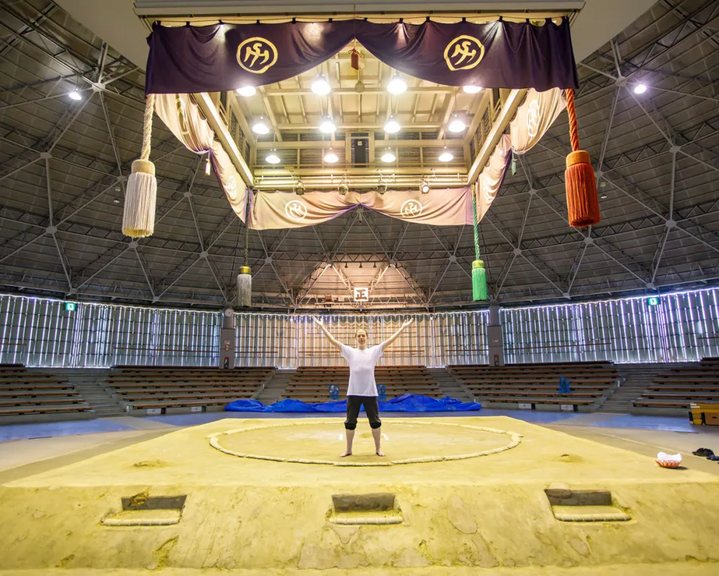 大阪：在真正的土俵上练习相扑的动作、参观练习场#2