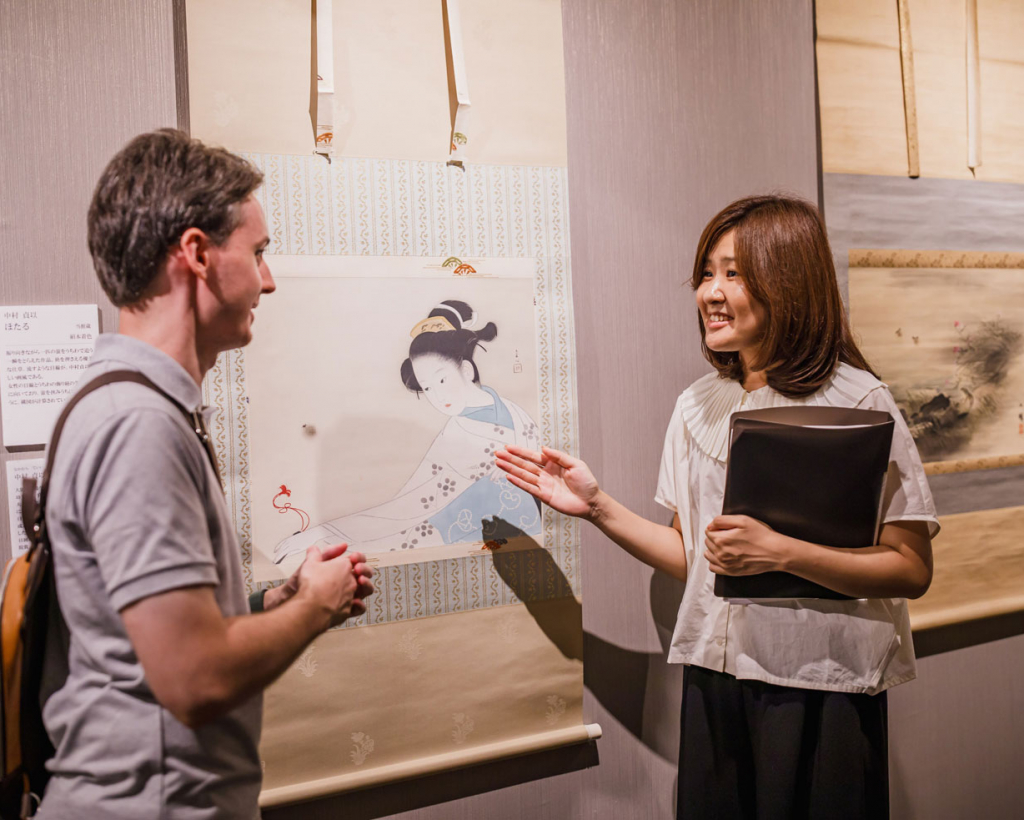 Osaka: Kobayashi Museum Tour with Special Commentary by Curators and Japanese Sweets#2