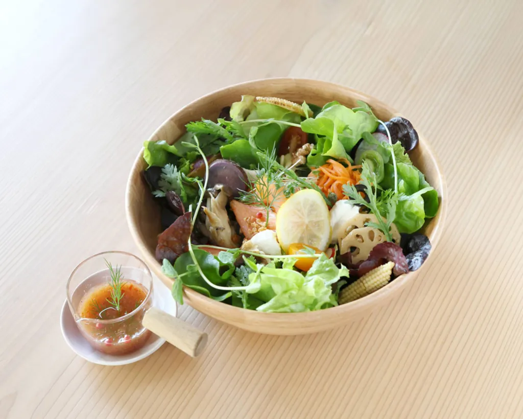 於枚方的山林間！採收時令蔬菜與品嚐當地的蔬菜健康午餐、使用喜歡的香草製作香皂與選擇花材製作原創的花藝瓶#4