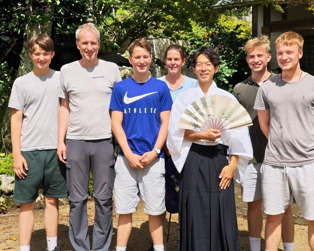 Osaka: Samurai Sword Experience at Historic Kōzu Shrine#4