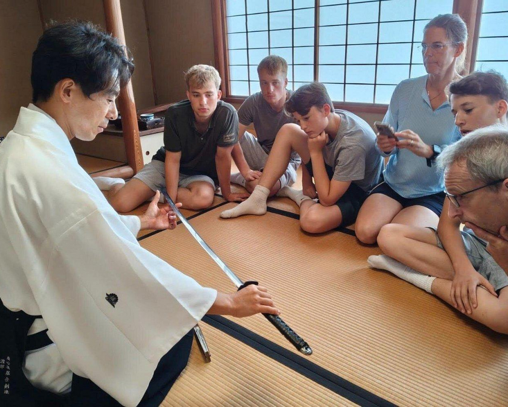 Osaka: Samurai Sword Experience at Historic Kōzu Shrine#1