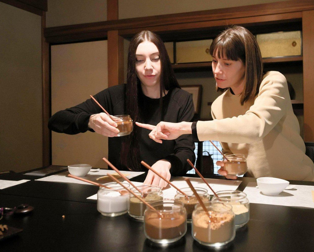 Kyoto: Incense Making Workshop at Tenkodo Sagano, Arashiyama#3