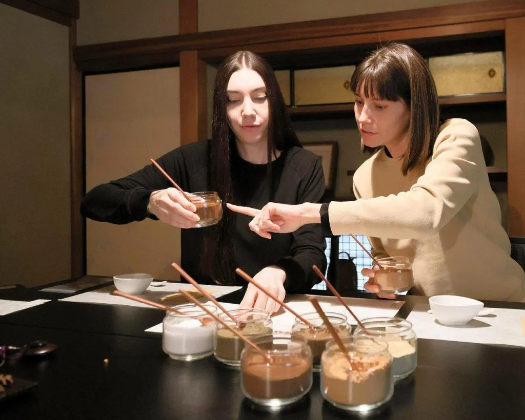 Kyoto: Incense Making Workshop at Tenkodo Sagano, Arashiyama#3