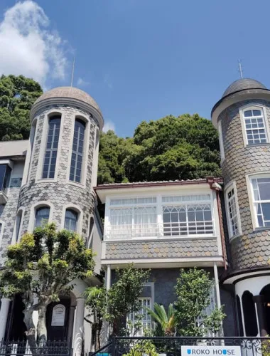 Kobe: Uroko-no-ie & Kitano Tenman Shrine - Scenic Tour