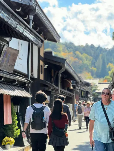 Takayama: Full-Day Private Guided Tour to 6 GYG Top Spots