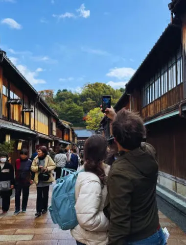 Kanazawa: Half-Day Private Tour - Garden, Castle, Geisha
