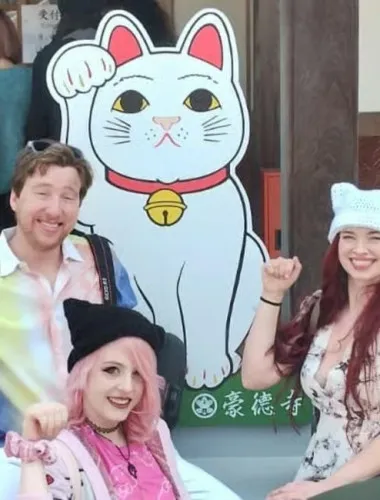 Tokyo: Gotokuji Temple Guided Tour with Manekineko Statues