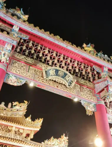 Yokohama: Chinatown Guided Walking Tour with Food Tasting