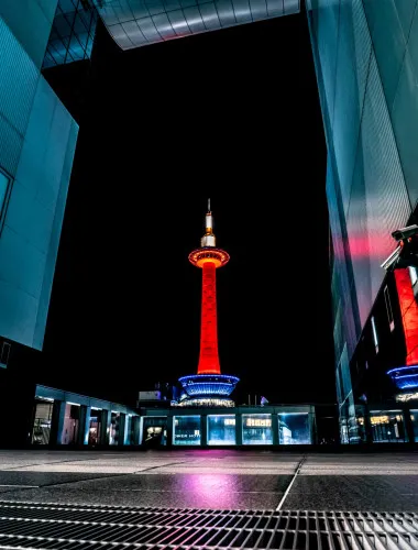 Kyoto: Station and Tower Night Tour with Light Show