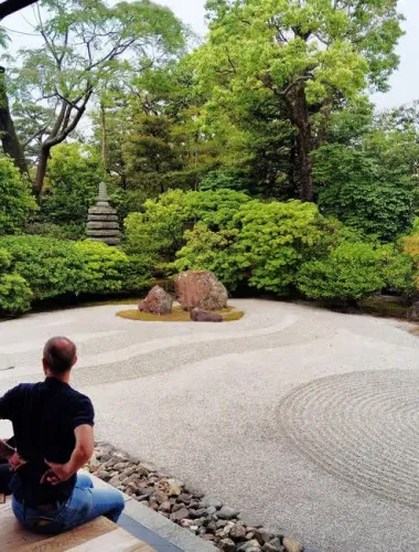 Kyoto: Zen and Art at Tranquil Kennin-ji Temple