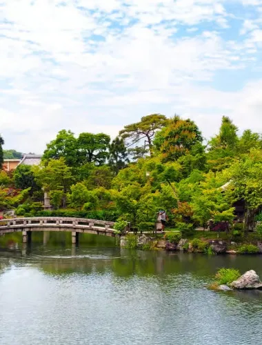 Kyoto: Serene Stroll Through Eikando’s Timeless Temple Paths