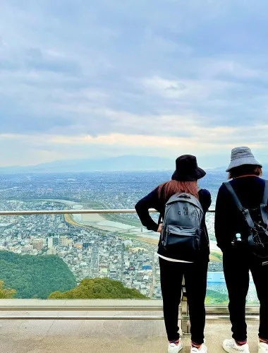 2 Hour Private Scenic Mountain Castle Tour in Gifu