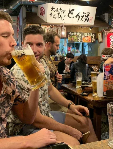 Tokyo: Guided Asakusa District and Bar Hopping Tour