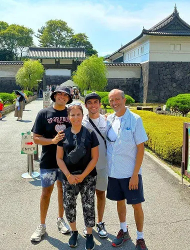 Tokyo: Edo Castle Ruins & Imperial Palace East Garden Guided Tour