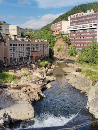Sapporo: Jozankei Onsen Walk with Temple & Cave Visit