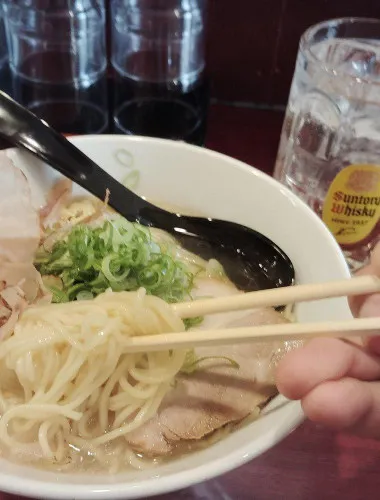 Osaka: Honmachi Ramen Tour with Local Guide