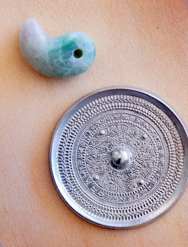 Osaka: Tour of ancient historical sites and jade magatama and bronze mirror crafting workshop