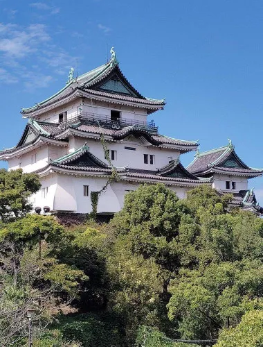 Wakayama: Tokugawa Castle That Guarded the Southern Coast