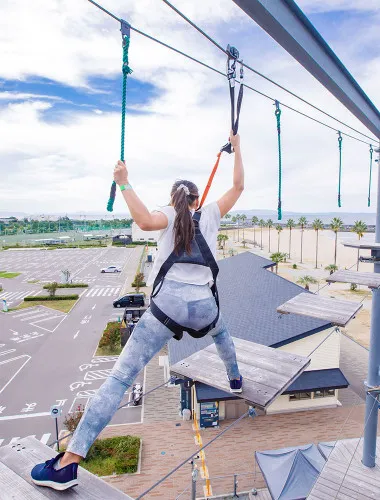 大阪：美しい海に臨む巨大アスレチックを楽しもう！