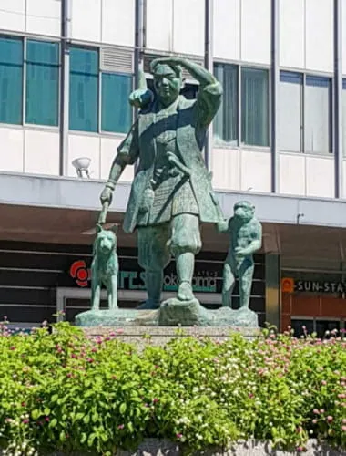 Statue of Momotaro