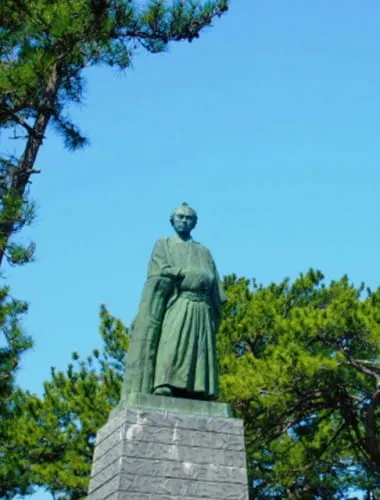 Ryoma Sakamoto statue