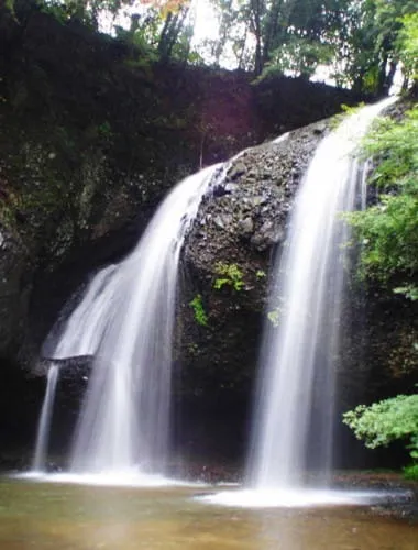 Tsukimachi Waterfall
