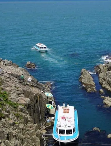 Tojinbo sightseeing boat